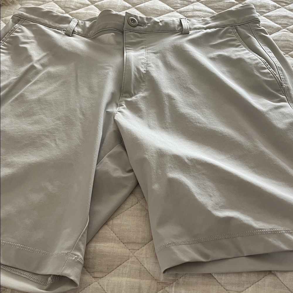 Greg Norman Collection Light Gray Flat Front Shorts